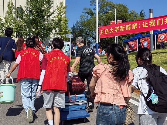 1694399543004094995.jpg 迎新中照片2.jpg