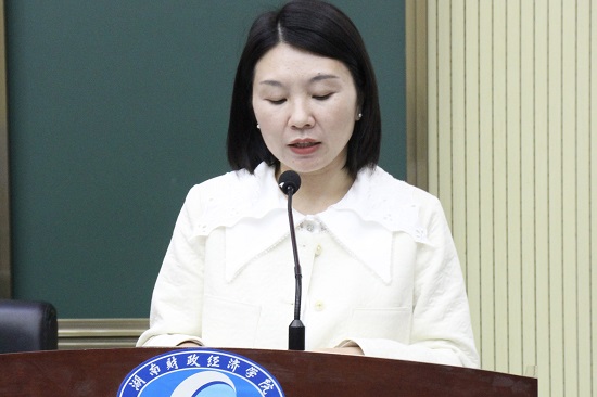 张晓敏致辞照片.jpg