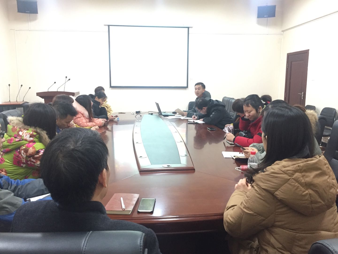 会计学院行政党支部召开党员大会增补支部委员