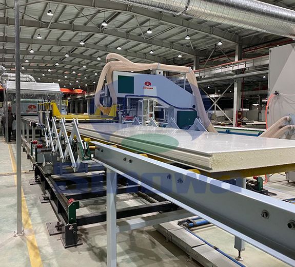 Aluminum PU Sandwich Panel Machine,必威betway西汉姆